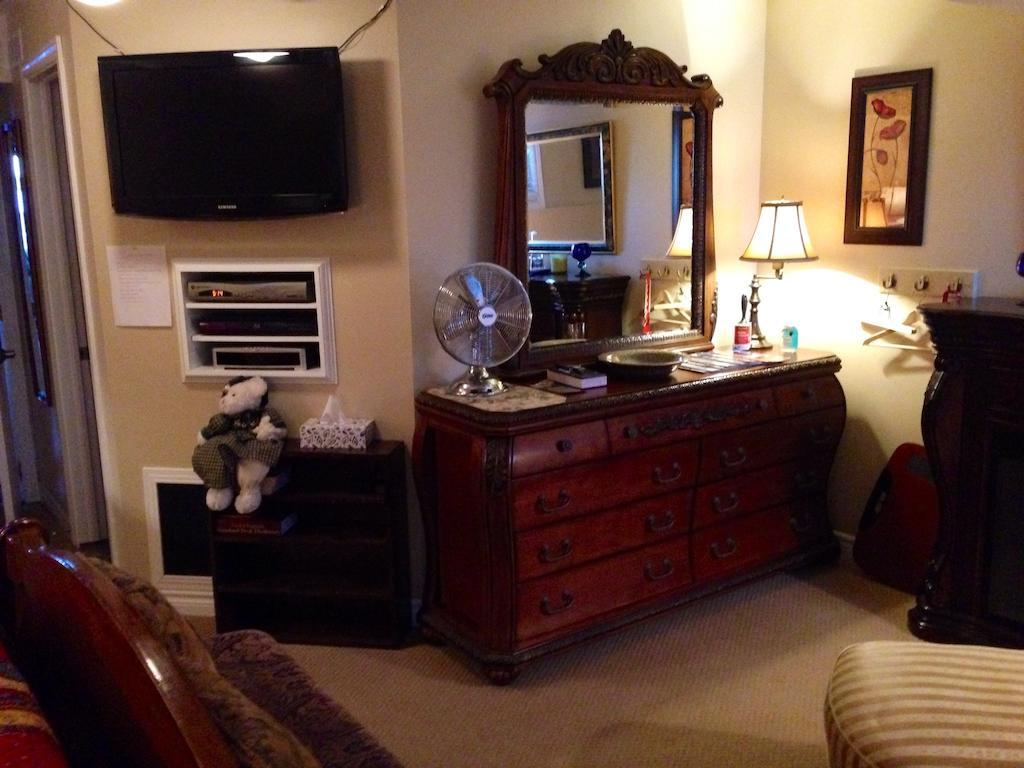 Serenity Ranch Bed & Breakfast Ancaster Extérieur photo