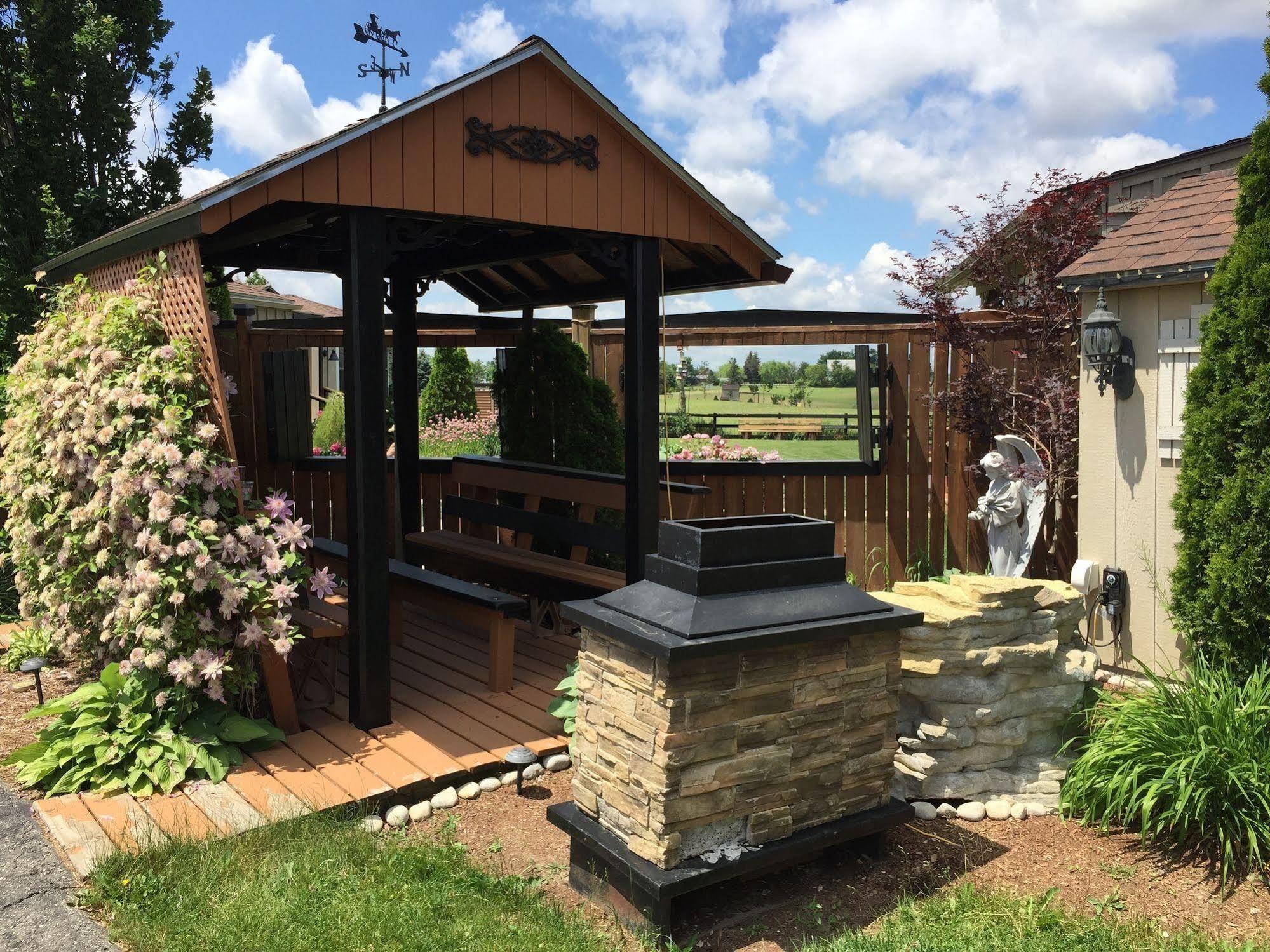 Serenity Ranch Bed & Breakfast Ancaster Extérieur photo