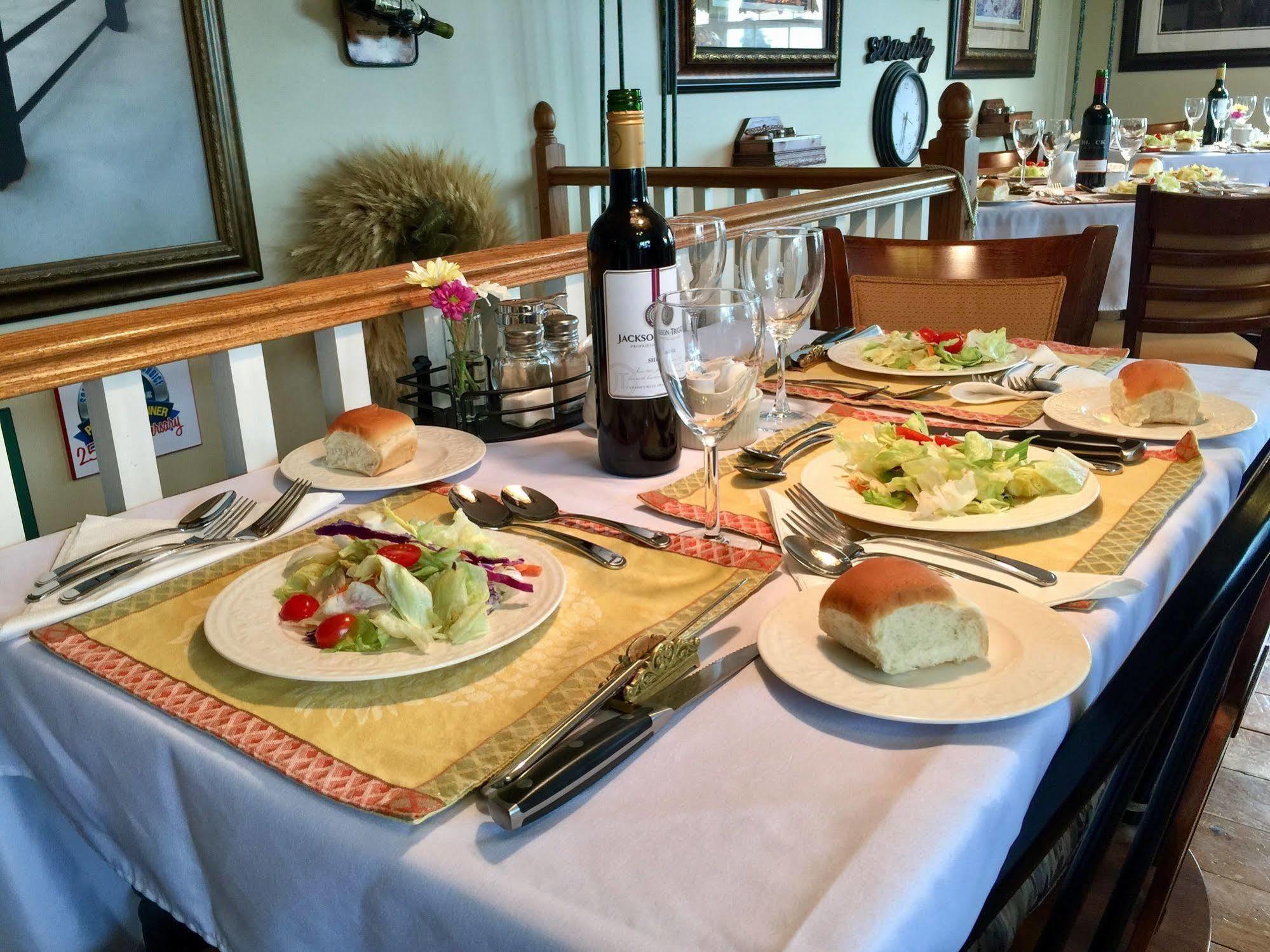 Serenity Ranch Bed & Breakfast Ancaster Extérieur photo