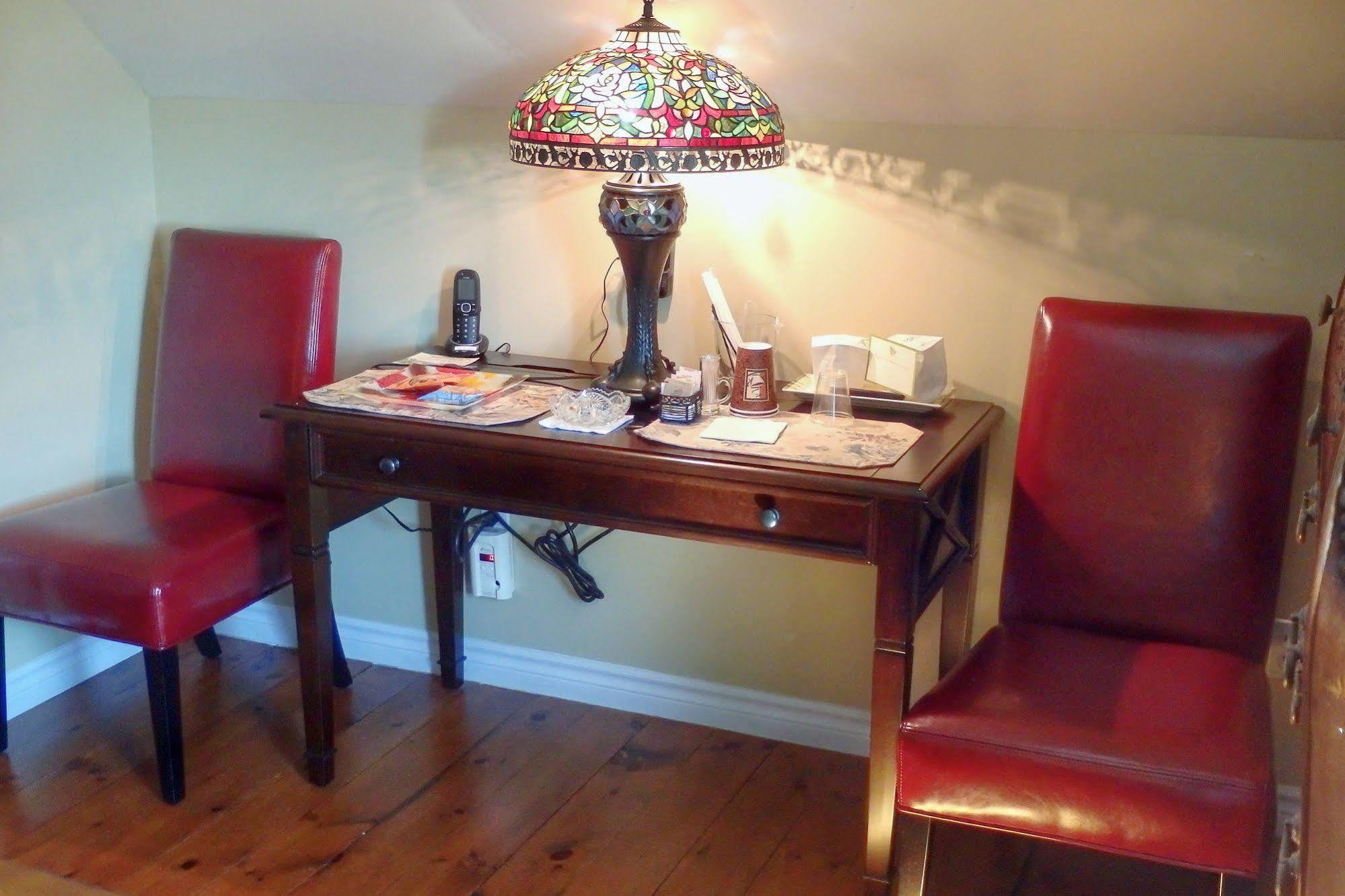 Serenity Ranch Bed & Breakfast Ancaster Extérieur photo